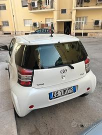 Toyota iQ