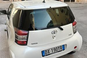 Toyota iQ