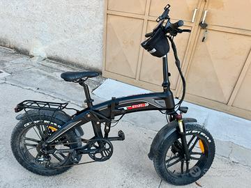 Bicicletta elettrica fat bike