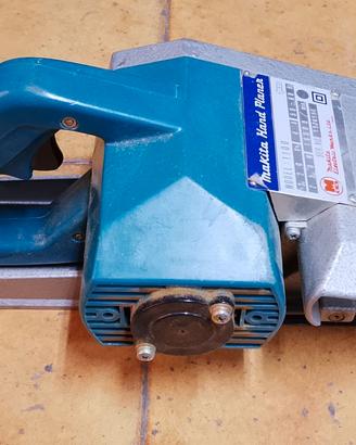 Pialla elettrica per legno Makita 750 W