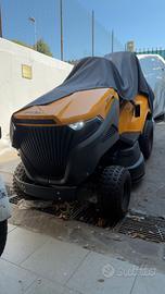 Trattorino tosaerba professionale