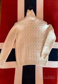 Maglione dolcevita a trecce