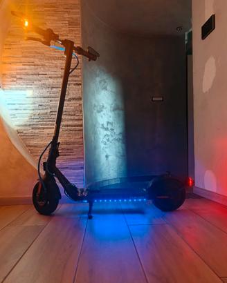Monopattino elettrico  ninebot F2