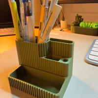 Organizer scrivania 3D – porta penne e carte 