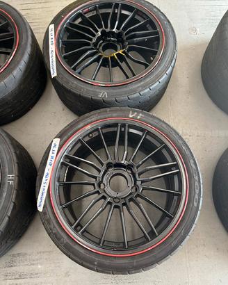 4 cerchi da 18 porsche monodado + 5x130 per pista 