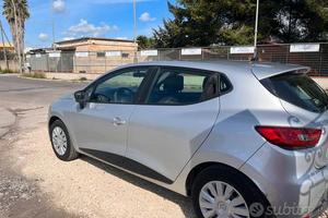 Renault clio 1.5 neo patentati 2015