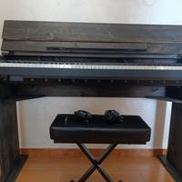 Pianoforte YAMAHA P-45 NUOVO con supporto in legno