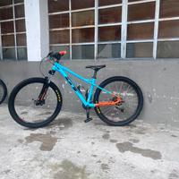 - GT Avalanche sport -