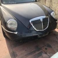 Lancia tesis ricambi