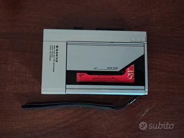 Musicassette portatile anni 80 Sanyo M 1011