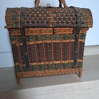 Antico cestino da viaggio