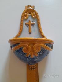 Acquasantiera in ceramica siciliana