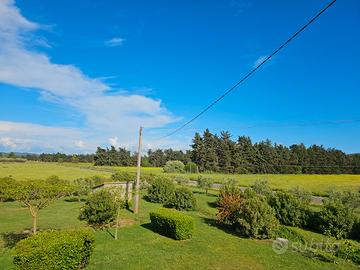 Appartamento indipendente in casale con giardino