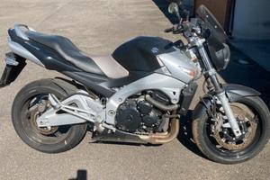 Suzuki gsr 600