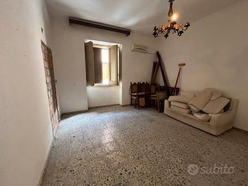 Sorso casa bilivello con giardino