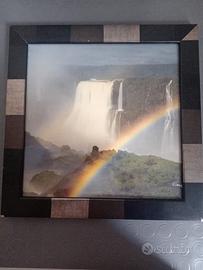quadro paesaggistico con cascata