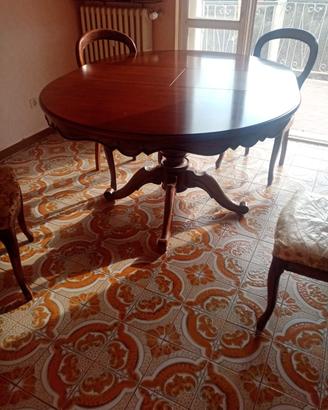tavolo rotondo con 4 sedie 
