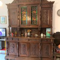 Due credenze antiche in legno massello intagliato