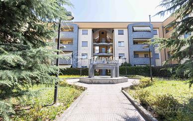 GIUSSANO - VIA PARINI | TRILOCALE CON BOX DOPPIO E