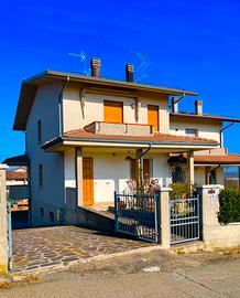 Guiglia zona residenziale casa singola abbinata ve