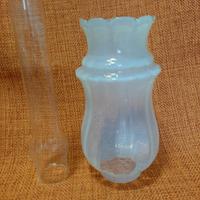 Antico paralume in opaline per lampade petrolio