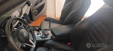 Suv Stelvio.