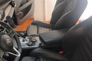 Suv Stelvio.