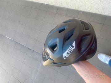 Casco met bici