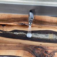 Lavabo  in legno massello con resina