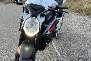 Mv brutale 800