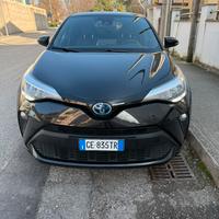 Toyota C-HR 1.8 122 cavalli