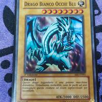 drago bianco occhi blu 