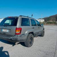 Grand Cherokee 2.7 CRD LAREDO ASI