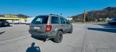 Grand Cherokee 2.7 CRD LAREDO ASI