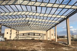 Terreno e struttura per capannone industriale
