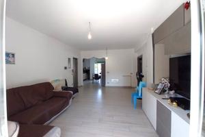 Ampio appartamento ristrutturato al primo piano