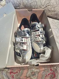 Scarpe da ciclismo su strada