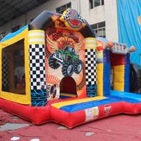 Gioco gonfiabile per bambini tema macchina 