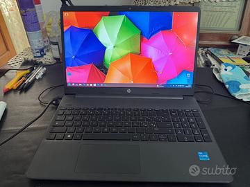 Notebook Hp i3 11th gen, 8gb di ram, SSD da 256gb