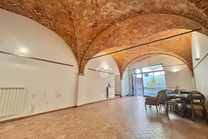 2 LOCALI A CARMIGNANO