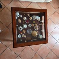 Tavolino da salotto con vetrina