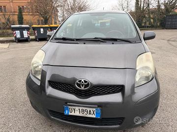 TOYOTA Yaris 1.4 D-4D 5P Sol senza nessun lavoro
