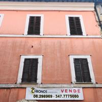 Palazzetto centro storico Monteleone Sabino (RI)