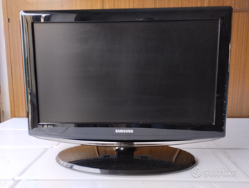 Philips Flat TV 32 Pollici - Samsung TV 24 Pollici