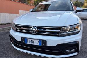 Volkswagen Tiguan 1.6 TDI R-Line strafull !!!