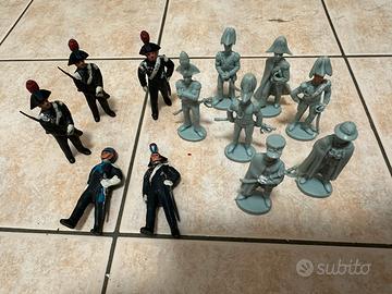 Lotto soldatini anni 60/70 Carabinieri