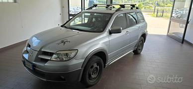 Mitsubishi Outlander 4x4 Automatica Gancio