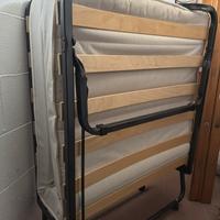 Lettino singolo pieghevole con materasso