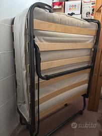 Lettino singolo pieghevole con materasso