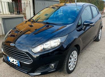 Ford Fiesta nera diesel perfette condizioni 